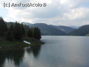 [P19] Transbucegi - Lacul Bolboci văzut de pe baraj. » foto by iulianic
 - 
<span class="allrVoted glyphicon glyphicon-heart hidden" id="av1437222"></span>
<a class="m-l-10 hidden" id="sv1437222" onclick="voting_Foto_DelVot(,1437222,20272)" role="button">șterge vot <span class="glyphicon glyphicon-remove"></span></a>
<a id="v91437222" class=" c-red"  onclick="voting_Foto_SetVot(1437222)" role="button"><span class="glyphicon glyphicon-heart-empty"></span> <b>LIKE</b> = Votează poza</a> <img class="hidden"  id="f1437222W9" src="/imagini/loader.gif" border="0" /><span class="AjErrMes hidden" id="e1437222ErM"></span>
