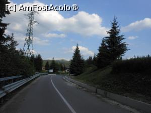 [P24] Transbucegi - Șoseaua în apropiere de cabană. » foto by iulianic
 - 
<span class="allrVoted glyphicon glyphicon-heart hidden" id="av1437227"></span>
<a class="m-l-10 hidden" id="sv1437227" onclick="voting_Foto_DelVot(,1437227,20272)" role="button">șterge vot <span class="glyphicon glyphicon-remove"></span></a>
<a id="v91437227" class=" c-red"  onclick="voting_Foto_SetVot(1437227)" role="button"><span class="glyphicon glyphicon-heart-empty"></span> <b>LIKE</b> = Votează poza</a> <img class="hidden"  id="f1437227W9" src="/imagini/loader.gif" border="0" /><span class="AjErrMes hidden" id="e1437227ErM"></span>