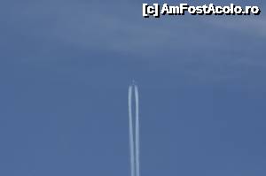 [P65] Pe așa-zisul TransBucegi, spre Piatra Arsă, Bolboci, Peștera - un avion aflat cam la 8 km de mine... mai sus!  » foto by Dragoș_MD
 - 
<span class="allrVoted glyphicon glyphicon-heart hidden" id="av680841"></span>
<a class="m-l-10 hidden" id="sv680841" onclick="voting_Foto_DelVot(,680841,20272)" role="button">șterge vot <span class="glyphicon glyphicon-remove"></span></a>
<a id="v9680841" class=" c-red"  onclick="voting_Foto_SetVot(680841)" role="button"><span class="glyphicon glyphicon-heart-empty"></span> <b>LIKE</b> = Votează poza</a> <img class="hidden"  id="f680841W9" src="/imagini/loader.gif" border="0" /><span class="AjErrMes hidden" id="e680841ErM"></span>