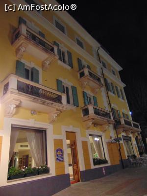 [P04] Hotelul nostru, Alla Posta, de langa Chiesa di San Vincenzo-noaptea » foto by GabrielaG
 - 
<span class="allrVoted glyphicon glyphicon-heart hidden" id="av737176"></span>
<a class="m-l-10 hidden" id="sv737176" onclick="voting_Foto_DelVot(,737176,20273)" role="button">șterge vot <span class="glyphicon glyphicon-remove"></span></a>
<a id="v9737176" class=" c-red"  onclick="voting_Foto_SetVot(737176)" role="button"><span class="glyphicon glyphicon-heart-empty"></span> <b>LIKE</b> = Votează poza</a> <img class="hidden"  id="f737176W9" src="/imagini/loader.gif" border="0" /><span class="AjErrMes hidden" id="e737176ErM"></span>