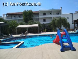 [P17] Vedere de la piscină. La etajul doi era camera noastră. » foto by gabi-67
 - 
<span class="allrVoted glyphicon glyphicon-heart hidden" id="av1343267"></span>
<a class="m-l-10 hidden" id="sv1343267" onclick="voting_Foto_DelVot(,1343267,20283)" role="button">șterge vot <span class="glyphicon glyphicon-remove"></span></a>
<a id="v91343267" class=" c-red"  onclick="voting_Foto_SetVot(1343267)" role="button"><span class="glyphicon glyphicon-heart-empty"></span> <b>LIKE</b> = Votează poza</a> <img class="hidden"  id="f1343267W9" src="/imagini/loader.gif" border="0" /><span class="AjErrMes hidden" id="e1343267ErM"></span>