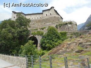 [P16] Forte di Bard - Valle d'Aosta, fortul vazut de pe drumul de coborare.  » foto by Diaura*
 - 
<span class="allrVoted glyphicon glyphicon-heart hidden" id="av1057450"></span>
<a class="m-l-10 hidden" id="sv1057450" onclick="voting_Foto_DelVot(,1057450,20284)" role="button">șterge vot <span class="glyphicon glyphicon-remove"></span></a>
<a id="v91057450" class=" c-red"  onclick="voting_Foto_SetVot(1057450)" role="button"><span class="glyphicon glyphicon-heart-empty"></span> <b>LIKE</b> = Votează poza</a> <img class="hidden"  id="f1057450W9" src="/imagini/loader.gif" border="0" /><span class="AjErrMes hidden" id="e1057450ErM"></span>