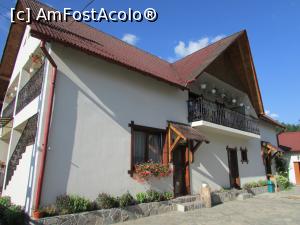 [P08] Casa din stânga; ultima ușă e cea de la apartamentul nostru » foto by crismis
 - 
<span class="allrVoted glyphicon glyphicon-heart hidden" id="av787669"></span>
<a class="m-l-10 hidden" id="sv787669" onclick="voting_Foto_DelVot(,787669,20293)" role="button">șterge vot <span class="glyphicon glyphicon-remove"></span></a>
<a id="v9787669" class=" c-red"  onclick="voting_Foto_SetVot(787669)" role="button"><span class="glyphicon glyphicon-heart-empty"></span> <b>LIKE</b> = Votează poza</a> <img class="hidden"  id="f787669W9" src="/imagini/loader.gif" border="0" /><span class="AjErrMes hidden" id="e787669ErM"></span>