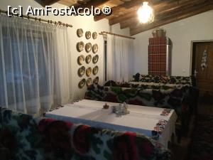 [P24] Casa Traditiilor, Ieud - Cam asa arata sala de mese » foto by mishu
 - 
<span class="allrVoted glyphicon glyphicon-heart hidden" id="av902420"></span>
<a class="m-l-10 hidden" id="sv902420" onclick="voting_Foto_DelVot(,902420,20293)" role="button">șterge vot <span class="glyphicon glyphicon-remove"></span></a>
<a id="v9902420" class=" c-red"  onclick="voting_Foto_SetVot(902420)" role="button"><span class="glyphicon glyphicon-heart-empty"></span> <b>LIKE</b> = Votează poza</a> <img class="hidden"  id="f902420W9" src="/imagini/loader.gif" border="0" /><span class="AjErrMes hidden" id="e902420ErM"></span>