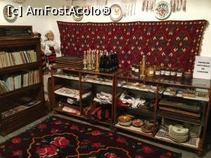 [P32] Casa Traditiilor, Ieud - existau si unele lucruri de vanzare » foto by mishu
 - 
<span class="allrVoted glyphicon glyphicon-heart hidden" id="av902428"></span>
<a class="m-l-10 hidden" id="sv902428" onclick="voting_Foto_DelVot(,902428,20293)" role="button">șterge vot <span class="glyphicon glyphicon-remove"></span></a>
<a id="v9902428" class=" c-red"  onclick="voting_Foto_SetVot(902428)" role="button"><span class="glyphicon glyphicon-heart-empty"></span> <b>LIKE</b> = Votează poza</a> <img class="hidden"  id="f902428W9" src="/imagini/loader.gif" border="0" /><span class="AjErrMes hidden" id="e902428ErM"></span>