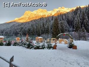 [P21] Soraga di Fassa la "golden hour" - ramasitele targului de Craciun » foto by Chloe
 - 
<span class="allrVoted glyphicon glyphicon-heart hidden" id="av1274211"></span>
<a class="m-l-10 hidden" id="sv1274211" onclick="voting_Foto_DelVot(,1274211,20294)" role="button">șterge vot <span class="glyphicon glyphicon-remove"></span></a>
<a id="v91274211" class=" c-red"  onclick="voting_Foto_SetVot(1274211)" role="button"><span class="glyphicon glyphicon-heart-empty"></span> <b>LIKE</b> = Votează poza</a> <img class="hidden"  id="f1274211W9" src="/imagini/loader.gif" border="0" /><span class="AjErrMes hidden" id="e1274211ErM"></span>