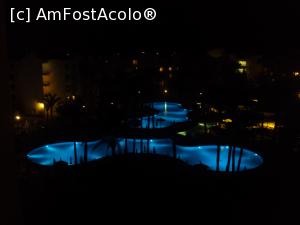 [P15] 15. Piscina principală, văzută în noaptea sosirii.  » foto by msnd
 - 
<span class="allrVoted glyphicon glyphicon-heart hidden" id="av743858"></span>
<a class="m-l-10 hidden" id="sv743858" onclick="voting_Foto_DelVot(,743858,20337)" role="button">șterge vot <span class="glyphicon glyphicon-remove"></span></a>
<a id="v9743858" class=" c-red"  onclick="voting_Foto_SetVot(743858)" role="button"><span class="glyphicon glyphicon-heart-empty"></span> <b>LIKE</b> = Votează poza</a> <img class="hidden"  id="f743858W9" src="/imagini/loader.gif" border="0" /><span class="AjErrMes hidden" id="e743858ErM"></span>