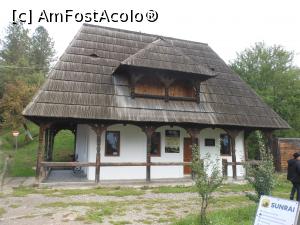 [P02] Muzeul Satului Maramureșean - Casa de bilete. » foto by iulianic
 - 
<span class="allrVoted glyphicon glyphicon-heart hidden" id="av1336120"></span>
<a class="m-l-10 hidden" id="sv1336120" onclick="voting_Foto_DelVot(,1336120,20342)" role="button">șterge vot <span class="glyphicon glyphicon-remove"></span></a>
<a id="v91336120" class=" c-red"  onclick="voting_Foto_SetVot(1336120)" role="button"><span class="glyphicon glyphicon-heart-empty"></span> <b>LIKE</b> = Votează poza</a> <img class="hidden"  id="f1336120W9" src="/imagini/loader.gif" border="0" /><span class="AjErrMes hidden" id="e1336120ErM"></span>