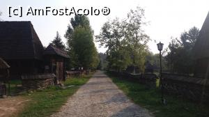 [P04] Muzeul Satului Maramureșean-uliță în sat » foto by costy69*
 - 
<span class="allrVoted glyphicon glyphicon-heart hidden" id="av818343"></span>
<a class="m-l-10 hidden" id="sv818343" onclick="voting_Foto_DelVot(,818343,20342)" role="button">șterge vot <span class="glyphicon glyphicon-remove"></span></a>
<a id="v9818343" class=" c-red"  onclick="voting_Foto_SetVot(818343)" role="button"><span class="glyphicon glyphicon-heart-empty"></span> <b>LIKE</b> = Votează poza</a> <img class="hidden"  id="f818343W9" src="/imagini/loader.gif" border="0" /><span class="AjErrMes hidden" id="e818343ErM"></span>