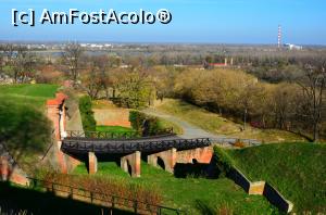 [P26] Cetatea Petrovaradin - poarta Carol al VI-lea » foto by Dragoș_MD
 - 
<span class="allrVoted glyphicon glyphicon-heart hidden" id="av1134673"></span>
<a class="m-l-10 hidden" id="sv1134673" onclick="voting_Foto_DelVot(,1134673,20351)" role="button">șterge vot <span class="glyphicon glyphicon-remove"></span></a>
<a id="v91134673" class=" c-red"  onclick="voting_Foto_SetVot(1134673)" role="button"><span class="glyphicon glyphicon-heart-empty"></span> <b>LIKE</b> = Votează poza</a> <img class="hidden"  id="f1134673W9" src="/imagini/loader.gif" border="0" /><span class="AjErrMes hidden" id="e1134673ErM"></span>