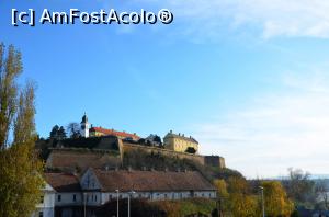 [P40] Cetatea Petrovaradin - văzută de pe pod » foto by Dragoș_MD
 - 
<span class="allrVoted glyphicon glyphicon-heart hidden" id="av1134687"></span>
<a class="m-l-10 hidden" id="sv1134687" onclick="voting_Foto_DelVot(,1134687,20351)" role="button">șterge vot <span class="glyphicon glyphicon-remove"></span></a>
<a id="v91134687" class=" c-red"  onclick="voting_Foto_SetVot(1134687)" role="button"><span class="glyphicon glyphicon-heart-empty"></span> <b>LIKE</b> = Votează poza</a> <img class="hidden"  id="f1134687W9" src="/imagini/loader.gif" border="0" /><span class="AjErrMes hidden" id="e1134687ErM"></span>