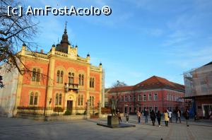 [P55] Novi Sad - strada Zmaj Jovina, palatul patriarhal » foto by Dragoș_MD
 - 
<span class="allrVoted glyphicon glyphicon-heart hidden" id="av1134702"></span>
<a class="m-l-10 hidden" id="sv1134702" onclick="voting_Foto_DelVot(,1134702,20351)" role="button">șterge vot <span class="glyphicon glyphicon-remove"></span></a>
<a id="v91134702" class=" c-red"  onclick="voting_Foto_SetVot(1134702)" role="button"><span class="glyphicon glyphicon-heart-empty"></span> <b>LIKE</b> = Votează poza</a> <img class="hidden"  id="f1134702W9" src="/imagini/loader.gif" border="0" /><span class="AjErrMes hidden" id="e1134702ErM"></span>