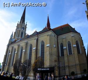 [P58] Novi Sad - piața Libertății, Biserica Sf. Maria » foto by Dragoș_MD
 - 
<span class="allrVoted glyphicon glyphicon-heart hidden" id="av1134705"></span>
<a class="m-l-10 hidden" id="sv1134705" onclick="voting_Foto_DelVot(,1134705,20351)" role="button">șterge vot <span class="glyphicon glyphicon-remove"></span></a>
<a id="v91134705" class=" c-red"  onclick="voting_Foto_SetVot(1134705)" role="button"><span class="glyphicon glyphicon-heart-empty"></span> <b>LIKE</b> = Votează poza</a> <img class="hidden"  id="f1134705W9" src="/imagini/loader.gif" border="0" /><span class="AjErrMes hidden" id="e1134705ErM"></span>