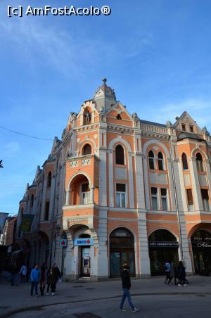 [P60] Novi Sad - Piața Libertății, casa cu soldat » foto by Dragoș_MD
 - 
<span class="allrVoted glyphicon glyphicon-heart hidden" id="av1134707"></span>
<a class="m-l-10 hidden" id="sv1134707" onclick="voting_Foto_DelVot(,1134707,20351)" role="button">șterge vot <span class="glyphicon glyphicon-remove"></span></a>
<a id="v91134707" class=" c-red"  onclick="voting_Foto_SetVot(1134707)" role="button"><span class="glyphicon glyphicon-heart-empty"></span> <b>LIKE</b> = Votează poza</a> <img class="hidden"  id="f1134707W9" src="/imagini/loader.gif" border="0" /><span class="AjErrMes hidden" id="e1134707ErM"></span>