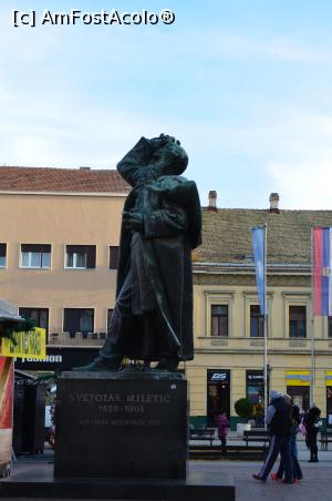 [P64] Novi Sad - Piața Libertății, statuia lui Svetozar Miletić » foto by Dragoș_MD
 - 
<span class="allrVoted glyphicon glyphicon-heart hidden" id="av1134711"></span>
<a class="m-l-10 hidden" id="sv1134711" onclick="voting_Foto_DelVot(,1134711,20351)" role="button">șterge vot <span class="glyphicon glyphicon-remove"></span></a>
<a id="v91134711" class=" c-red"  onclick="voting_Foto_SetVot(1134711)" role="button"><span class="glyphicon glyphicon-heart-empty"></span> <b>LIKE</b> = Votează poza</a> <img class="hidden"  id="f1134711W9" src="/imagini/loader.gif" border="0" /><span class="AjErrMes hidden" id="e1134711ErM"></span>