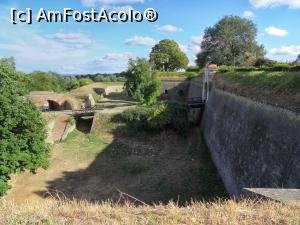 [P23] Cetatea Petrovaradin: Poarta Karl » foto by mariana.olaru
 - 
<span class="allrVoted glyphicon glyphicon-heart hidden" id="av878409"></span>
<a class="m-l-10 hidden" id="sv878409" onclick="voting_Foto_DelVot(,878409,20351)" role="button">șterge vot <span class="glyphicon glyphicon-remove"></span></a>
<a id="v9878409" class=" c-red"  onclick="voting_Foto_SetVot(878409)" role="button"><span class="glyphicon glyphicon-heart-empty"></span> <b>LIKE</b> = Votează poza</a> <img class="hidden"  id="f878409W9" src="/imagini/loader.gif" border="0" /><span class="AjErrMes hidden" id="e878409ErM"></span>