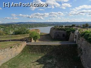[P32] Cetatea Petrovaradin: Poarta Leopold » foto by mariana.olaru
 - 
<span class="allrVoted glyphicon glyphicon-heart hidden" id="av878422"></span>
<a class="m-l-10 hidden" id="sv878422" onclick="voting_Foto_DelVot(,878422,20351)" role="button">șterge vot <span class="glyphicon glyphicon-remove"></span></a>
<a id="v9878422" class=" c-red"  onclick="voting_Foto_SetVot(878422)" role="button"><span class="glyphicon glyphicon-heart-empty"></span> <b>LIKE</b> = Votează poza</a> <img class="hidden"  id="f878422W9" src="/imagini/loader.gif" border="0" /><span class="AjErrMes hidden" id="e878422ErM"></span>
