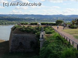 [P38] Cetatea Petrovaradin: vedere spre Fruška Gora » foto by mariana.olaru
 - 
<span class="allrVoted glyphicon glyphicon-heart hidden" id="av878434"></span>
<a class="m-l-10 hidden" id="sv878434" onclick="voting_Foto_DelVot(,878434,20351)" role="button">șterge vot <span class="glyphicon glyphicon-remove"></span></a>
<a id="v9878434" class=" c-red"  onclick="voting_Foto_SetVot(878434)" role="button"><span class="glyphicon glyphicon-heart-empty"></span> <b>LIKE</b> = Votează poza</a> <img class="hidden"  id="f878434W9" src="/imagini/loader.gif" border="0" /><span class="AjErrMes hidden" id="e878434ErM"></span>
