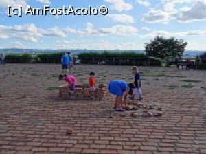 [P40] Cetatea Petrovaradin: și noi construim o cetate!  » foto by mariana.olaru
 - 
<span class="allrVoted glyphicon glyphicon-heart hidden" id="av878436"></span>
<a class="m-l-10 hidden" id="sv878436" onclick="voting_Foto_DelVot(,878436,20351)" role="button">șterge vot <span class="glyphicon glyphicon-remove"></span></a>
<a id="v9878436" class=" c-red"  onclick="voting_Foto_SetVot(878436)" role="button"><span class="glyphicon glyphicon-heart-empty"></span> <b>LIKE</b> = Votează poza</a> <img class="hidden"  id="f878436W9" src="/imagini/loader.gif" border="0" /><span class="AjErrMes hidden" id="e878436ErM"></span>