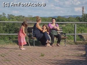 [P43] Cetatea Petrovaradin: în familie » foto by mariana.olaru
 - 
<span class="allrVoted glyphicon glyphicon-heart hidden" id="av878439"></span>
<a class="m-l-10 hidden" id="sv878439" onclick="voting_Foto_DelVot(,878439,20351)" role="button">șterge vot <span class="glyphicon glyphicon-remove"></span></a>
<a id="v9878439" class=" c-red"  onclick="voting_Foto_SetVot(878439)" role="button"><span class="glyphicon glyphicon-heart-empty"></span> <b>LIKE</b> = Votează poza</a> <img class="hidden"  id="f878439W9" src="/imagini/loader.gif" border="0" /><span class="AjErrMes hidden" id="e878439ErM"></span>