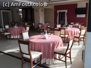 [P05] restaurantul, mesele aratat ornate frumos » foto by Dan&Ema
 - 
<span class="allrVoted glyphicon glyphicon-heart hidden" id="av745768"></span>
<a class="m-l-10 hidden" id="sv745768" onclick="voting_Foto_DelVot(,745768,20357)" role="button">șterge vot <span class="glyphicon glyphicon-remove"></span></a>
<a id="v9745768" class=" c-red"  onclick="voting_Foto_SetVot(745768)" role="button"><span class="glyphicon glyphicon-heart-empty"></span> <b>LIKE</b> = Votează poza</a> <img class="hidden"  id="f745768W9" src="/imagini/loader.gif" border="0" /><span class="AjErrMes hidden" id="e745768ErM"></span>