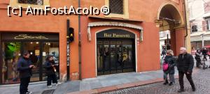 [P55] Modena, Bar Pavarotti de pe Via Emilia vizavi de Chiesa del Voto, în dreapta se vede puțin din Corso Duomo » foto by mprofeanu
 - 
<span class="allrVoted glyphicon glyphicon-heart hidden" id="av1347713"></span>
<a class="m-l-10 hidden" id="sv1347713" onclick="voting_Foto_DelVot(,1347713,20366)" role="button">șterge vot <span class="glyphicon glyphicon-remove"></span></a>
<a id="v91347713" class=" c-red"  onclick="voting_Foto_SetVot(1347713)" role="button"><span class="glyphicon glyphicon-heart-empty"></span> <b>LIKE</b> = Votează poza</a> <img class="hidden"  id="f1347713W9" src="/imagini/loader.gif" border="0" /><span class="AjErrMes hidden" id="e1347713ErM"></span>
