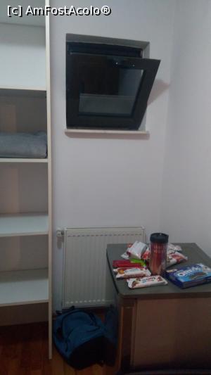 [P05] Camera cu rafturi și frigider » foto by tabache
 - 
<span class="allrVoted glyphicon glyphicon-heart hidden" id="av860425"></span>
<a class="m-l-10 hidden" id="sv860425" onclick="voting_Foto_DelVot(,860425,20385)" role="button">șterge vot <span class="glyphicon glyphicon-remove"></span></a>
<a id="v9860425" class=" c-red"  onclick="voting_Foto_SetVot(860425)" role="button"><span class="glyphicon glyphicon-heart-empty"></span> <b>LIKE</b> = Votează poza</a> <img class="hidden"  id="f860425W9" src="/imagini/loader.gif" border="0" /><span class="AjErrMes hidden" id="e860425ErM"></span>