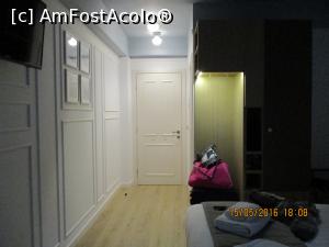 [P11] Camera privita dinspre geamuri spre usa.  » foto by elviramvio
 - 
<span class="allrVoted glyphicon glyphicon-heart hidden" id="av749475"></span>
<a class="m-l-10 hidden" id="sv749475" onclick="voting_Foto_DelVot(,749475,20397)" role="button">șterge vot <span class="glyphicon glyphicon-remove"></span></a>
<a id="v9749475" class=" c-red"  onclick="voting_Foto_SetVot(749475)" role="button"><span class="glyphicon glyphicon-heart-empty"></span> <b>LIKE</b> = Votează poza</a> <img class="hidden"  id="f749475W9" src="/imagini/loader.gif" border="0" /><span class="AjErrMes hidden" id="e749475ErM"></span>