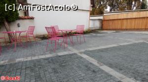 [P02] În curtea hostelului se află mai multe mese și scaune, pentru folosința clienților » foto by Costi
 - 
<span class="allrVoted glyphicon glyphicon-heart hidden" id="av749661"></span>
<a class="m-l-10 hidden" id="sv749661" onclick="voting_Foto_DelVot(,749661,20401)" role="button">șterge vot <span class="glyphicon glyphicon-remove"></span></a>
<a id="v9749661" class=" c-red"  onclick="voting_Foto_SetVot(749661)" role="button"><span class="glyphicon glyphicon-heart-empty"></span> <b>LIKE</b> = Votează poza</a> <img class="hidden"  id="f749661W9" src="/imagini/loader.gif" border="0" /><span class="AjErrMes hidden" id="e749661ErM"></span>