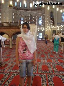 [P07] O turista, frumusica mamei, imbrobodita dupa traditia locului in moscheea Selimiye din Edirne » foto by ileanaxperta*
 - 
<span class="allrVoted glyphicon glyphicon-heart hidden" id="av85909"></span>
<a class="m-l-10 hidden" id="sv85909" onclick="voting_Foto_DelVot(,85909,20415)" role="button">șterge vot <span class="glyphicon glyphicon-remove"></span></a>
<a id="v985909" class=" c-red"  onclick="voting_Foto_SetVot(85909)" role="button"><span class="glyphicon glyphicon-heart-empty"></span> <b>LIKE</b> = Votează poza</a> <img class="hidden"  id="f85909W9" src="/imagini/loader.gif" border="0" /><span class="AjErrMes hidden" id="e85909ErM"></span>