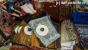 [P06] In bazar, covorase de rugaciune dotate cu busola pentru ca credinciosii sa gaseasca mai usor Meca » foto by kelyboy
 - 
<span class="allrVoted glyphicon glyphicon-heart hidden" id="av394036"></span>
<a class="m-l-10 hidden" id="sv394036" onclick="voting_Foto_DelVot(,394036,20415)" role="button">șterge vot <span class="glyphicon glyphicon-remove"></span></a>
<a id="v9394036" class=" c-red"  onclick="voting_Foto_SetVot(394036)" role="button"><span class="glyphicon glyphicon-heart-empty"></span> <b>LIKE</b> = Votează poza</a> <img class="hidden"  id="f394036W9" src="/imagini/loader.gif" border="0" /><span class="AjErrMes hidden" id="e394036ErM"></span>
