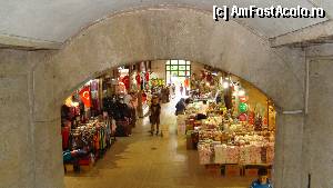 [P09] Venind din moschee, se coboara din nou prin bazar » foto by kelyboy
 - 
<span class="allrVoted glyphicon glyphicon-heart hidden" id="av394039"></span>
<a class="m-l-10 hidden" id="sv394039" onclick="voting_Foto_DelVot(,394039,20415)" role="button">șterge vot <span class="glyphicon glyphicon-remove"></span></a>
<a id="v9394039" class=" c-red"  onclick="voting_Foto_SetVot(394039)" role="button"><span class="glyphicon glyphicon-heart-empty"></span> <b>LIKE</b> = Votează poza</a> <img class="hidden"  id="f394039W9" src="/imagini/loader.gif" border="0" /><span class="AjErrMes hidden" id="e394039ErM"></span>