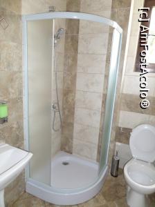 [P05] Baia uneia din camere.  » foto by Safta Radu
 - 
<span class="allrVoted glyphicon glyphicon-heart hidden" id="av752205"></span>
<a class="m-l-10 hidden" id="sv752205" onclick="voting_Foto_DelVot(,752205,20434)" role="button">șterge vot <span class="glyphicon glyphicon-remove"></span></a>
<a id="v9752205" class=" c-red"  onclick="voting_Foto_SetVot(752205)" role="button"><span class="glyphicon glyphicon-heart-empty"></span> <b>LIKE</b> = Votează poza</a> <img class="hidden"  id="f752205W9" src="/imagini/loader.gif" border="0" /><span class="AjErrMes hidden" id="e752205ErM"></span>