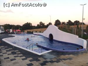 [P09] AquaPark Arsenal Orăștie - SunWaves, bazinul de relaxare cu grota :)  » foto by sunflower
 - 
<span class="allrVoted glyphicon glyphicon-heart hidden" id="av887075"></span>
<a class="m-l-10 hidden" id="sv887075" onclick="voting_Foto_DelVot(,887075,20446)" role="button">șterge vot <span class="glyphicon glyphicon-remove"></span></a>
<a id="v9887075" class=" c-red"  onclick="voting_Foto_SetVot(887075)" role="button"><span class="glyphicon glyphicon-heart-empty"></span> <b>LIKE</b> = Votează poza</a> <img class="hidden"  id="f887075W9" src="/imagini/loader.gif" border="0" /><span class="AjErrMes hidden" id="e887075ErM"></span>