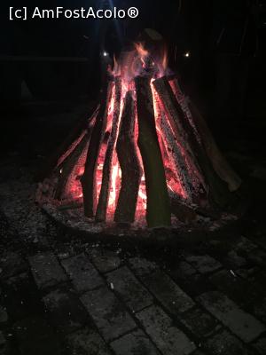 [P19] focul de tabara din satul dacic » foto by Dan&Ema
 - 
<span class="allrVoted glyphicon glyphicon-heart hidden" id="av828976"></span>
<a class="m-l-10 hidden" id="sv828976" onclick="voting_Foto_DelVot(,828976,20446)" role="button">șterge vot <span class="glyphicon glyphicon-remove"></span></a>
<a id="v9828976" class=" c-red"  onclick="voting_Foto_SetVot(828976)" role="button"><span class="glyphicon glyphicon-heart-empty"></span> <b>LIKE</b> = Votează poza</a> <img class="hidden"  id="f828976W9" src="/imagini/loader.gif" border="0" /><span class="AjErrMes hidden" id="e828976ErM"></span>