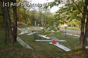 [P55] Terenul de golf.  » foto by Utube
 - 
<span class="allrVoted glyphicon glyphicon-heart hidden" id="av830780"></span>
<a class="m-l-10 hidden" id="sv830780" onclick="voting_Foto_DelVot(,830780,20446)" role="button">șterge vot <span class="glyphicon glyphicon-remove"></span></a>
<a id="v9830780" class=" c-red"  onclick="voting_Foto_SetVot(830780)" role="button"><span class="glyphicon glyphicon-heart-empty"></span> <b>LIKE</b> = Votează poza</a> <img class="hidden"  id="f830780W9" src="/imagini/loader.gif" border="0" /><span class="AjErrMes hidden" id="e830780ErM"></span>