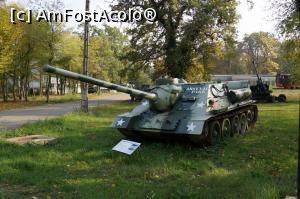 [P87] Tanc SU-100 din 1945.  » foto by Utube
 - 
<span class="allrVoted glyphicon glyphicon-heart hidden" id="av830812"></span>
<a class="m-l-10 hidden" id="sv830812" onclick="voting_Foto_DelVot(,830812,20446)" role="button">șterge vot <span class="glyphicon glyphicon-remove"></span></a>
<a id="v9830812" class=" c-red"  onclick="voting_Foto_SetVot(830812)" role="button"><span class="glyphicon glyphicon-heart-empty"></span> <b>LIKE</b> = Votează poza</a> <img class="hidden"  id="f830812W9" src="/imagini/loader.gif" border="0" /><span class="AjErrMes hidden" id="e830812ErM"></span>