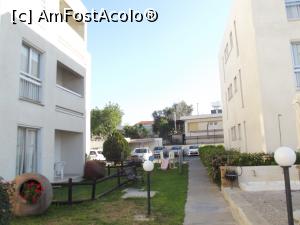 [P32] Între două corpuri de hotel este şi un loc de joacă, iar, în spate, parcarea proprie » foto by irinad
 - 
<span class="allrVoted glyphicon glyphicon-heart hidden" id="av971157"></span>
<a class="m-l-10 hidden" id="sv971157" onclick="voting_Foto_DelVot(,971157,20458)" role="button">șterge vot <span class="glyphicon glyphicon-remove"></span></a>
<a id="v9971157" class=" c-red"  onclick="voting_Foto_SetVot(971157)" role="button"><span class="glyphicon glyphicon-heart-empty"></span> <b>LIKE</b> = Votează poza</a> <img class="hidden"  id="f971157W9" src="/imagini/loader.gif" border="0" /><span class="AjErrMes hidden" id="e971157ErM"></span>
