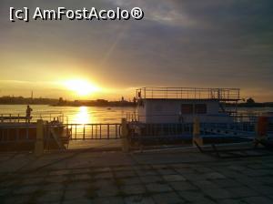 [P03] Rasarit de soare vazut din camera » foto by cristianam
 - 
<span class="allrVoted glyphicon glyphicon-heart hidden" id="av755557"></span>
<a class="m-l-10 hidden" id="sv755557" onclick="voting_Foto_DelVot(,755557,20487)" role="button">șterge vot <span class="glyphicon glyphicon-remove"></span></a>
<a id="v9755557" class=" c-red"  onclick="voting_Foto_SetVot(755557)" role="button"><span class="glyphicon glyphicon-heart-empty"></span> <b>LIKE</b> = Votează poza</a> <img class="hidden"  id="f755557W9" src="/imagini/loader.gif" border="0" /><span class="AjErrMes hidden" id="e755557ErM"></span>