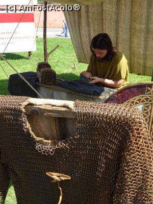 [P19] Făuritor de zale - Festivalul Roman Apulum 2019.  » foto by tata123 🔱
 - 
<span class="allrVoted glyphicon glyphicon-heart hidden" id="av1070048"></span>
<a class="m-l-10 hidden" id="sv1070048" onclick="voting_Foto_DelVot(,1070048,20510)" role="button">șterge vot <span class="glyphicon glyphicon-remove"></span></a>
<a id="v91070048" class=" c-red"  onclick="voting_Foto_SetVot(1070048)" role="button"><span class="glyphicon glyphicon-heart-empty"></span> <b>LIKE</b> = Votează poza</a> <img class="hidden"  id="f1070048W9" src="/imagini/loader.gif" border="0" /><span class="AjErrMes hidden" id="e1070048ErM"></span>