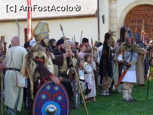[P04] Dacii și aliații lor - Festivalul Roman Apulum 2019.  » foto by tata123 🔱
 - 
<span class="allrVoted glyphicon glyphicon-heart hidden" id="av1070022"></span>
<a class="m-l-10 hidden" id="sv1070022" onclick="voting_Foto_DelVot(,1070022,20510)" role="button">șterge vot <span class="glyphicon glyphicon-remove"></span></a>
<a id="v91070022" class=" c-red"  onclick="voting_Foto_SetVot(1070022)" role="button"><span class="glyphicon glyphicon-heart-empty"></span> <b>LIKE</b> = Votează poza</a> <img class="hidden"  id="f1070022W9" src="/imagini/loader.gif" border="0" /><span class="AjErrMes hidden" id="e1070022ErM"></span>