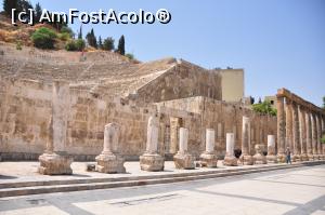 [P08] columnele sau ce a mai ramas din sirul care strajuia Teatrul Roman din Hashemite Plaza » foto by alunelu69
 - 
<span class="allrVoted glyphicon glyphicon-heart hidden" id="av958400"></span>
<a class="m-l-10 hidden" id="sv958400" onclick="voting_Foto_DelVot(,958400,20516)" role="button">șterge vot <span class="glyphicon glyphicon-remove"></span></a>
<a id="v9958400" class=" c-red"  onclick="voting_Foto_SetVot(958400)" role="button"><span class="glyphicon glyphicon-heart-empty"></span> <b>LIKE</b> = Votează poza</a> <img class="hidden"  id="f958400W9" src="/imagini/loader.gif" border="0" /><span class="AjErrMes hidden" id="e958400ErM"></span>