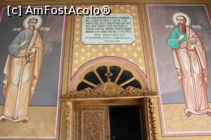 [P19] Mănăstirea Pătrunsa, Biserica Nouă, Pridvorul, Ușa de Intrare o adevărată bijuterie sculptată în lemn masiv » foto by mprofeanu
 - 
<span class="allrVoted glyphicon glyphicon-heart hidden" id="av1195894"></span>
<a class="m-l-10 hidden" id="sv1195894" onclick="voting_Foto_DelVot(,1195894,20571)" role="button">șterge vot <span class="glyphicon glyphicon-remove"></span></a>
<a id="v91195894" class=" c-red"  onclick="voting_Foto_SetVot(1195894)" role="button"><span class="glyphicon glyphicon-heart-empty"></span> <b>LIKE</b> = Votează poza</a> <img class="hidden"  id="f1195894W9" src="/imagini/loader.gif" border="0" /><span class="AjErrMes hidden" id="e1195894ErM"></span>