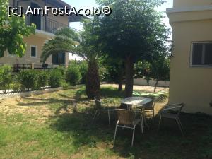 [P04] Curtea cu mese şi scaune la umbră şi şezlonguri la soare » foto by almona
 - 
<span class="allrVoted glyphicon glyphicon-heart hidden" id="av765417"></span>
<a class="m-l-10 hidden" id="sv765417" onclick="voting_Foto_DelVot(,765417,20594)" role="button">șterge vot <span class="glyphicon glyphicon-remove"></span></a>
<a id="v9765417" class=" c-red"  onclick="voting_Foto_SetVot(765417)" role="button"><span class="glyphicon glyphicon-heart-empty"></span> <b>LIKE</b> = Votează poza</a> <img class="hidden"  id="f765417W9" src="/imagini/loader.gif" border="0" /><span class="AjErrMes hidden" id="e765417ErM"></span>