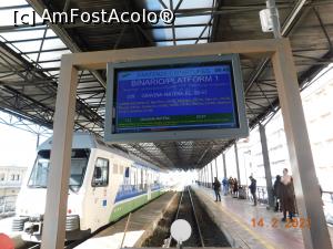 [P34] Pe peron în gara Ferrovie Appulo Lucane » foto by irinad
 - 
<span class="allrVoted glyphicon glyphicon-heart hidden" id="av1321419"></span>
<a class="m-l-10 hidden" id="sv1321419" onclick="voting_Foto_DelVot(,1321419,20629)" role="button">șterge vot <span class="glyphicon glyphicon-remove"></span></a>
<a id="v91321419" class=" c-red"  onclick="voting_Foto_SetVot(1321419)" role="button"><span class="glyphicon glyphicon-heart-empty"></span> <b>LIKE</b> = Votează poza</a> <img class="hidden"  id="f1321419W9" src="/imagini/loader.gif" border="0" /><span class="AjErrMes hidden" id="e1321419ErM"></span>