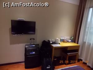 [P26] Xi'an, Toyoo Hotel, biroul cu apă plată, fierbător alectric și cele necesare preparării ceaiului » foto by mprofeanu
 - 
<span class="allrVoted glyphicon glyphicon-heart hidden" id="av768777"></span>
<a class="m-l-10 hidden" id="sv768777" onclick="voting_Foto_DelVot(,768777,20643)" role="button">șterge vot <span class="glyphicon glyphicon-remove"></span></a>
<a id="v9768777" class=" c-red"  onclick="voting_Foto_SetVot(768777)" role="button"><span class="glyphicon glyphicon-heart-empty"></span> <b>LIKE</b> = Votează poza</a> <img class="hidden"  id="f768777W9" src="/imagini/loader.gif" border="0" /><span class="AjErrMes hidden" id="e768777ErM"></span>
