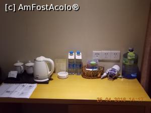 [P33] Xi'an, Toyoo Hotel, apa plată, fierbătorul electric și cele necesare preparării ceaiului » foto by mprofeanu
 - 
<span class="allrVoted glyphicon glyphicon-heart hidden" id="av768785"></span>
<a class="m-l-10 hidden" id="sv768785" onclick="voting_Foto_DelVot(,768785,20643)" role="button">șterge vot <span class="glyphicon glyphicon-remove"></span></a>
<a id="v9768785" class=" c-red"  onclick="voting_Foto_SetVot(768785)" role="button"><span class="glyphicon glyphicon-heart-empty"></span> <b>LIKE</b> = Votează poza</a> <img class="hidden"  id="f768785W9" src="/imagini/loader.gif" border="0" /><span class="AjErrMes hidden" id="e768785ErM"></span>