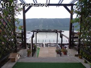 [P17] Casa Aless - scările care duc la terase, piscină și ponton » foto by Cris
 - 
<span class="allrVoted glyphicon glyphicon-heart hidden" id="av828273"></span>
<a class="m-l-10 hidden" id="sv828273" onclick="voting_Foto_DelVot(,828273,20669)" role="button">șterge vot <span class="glyphicon glyphicon-remove"></span></a>
<a id="v9828273" class=" c-red"  onclick="voting_Foto_SetVot(828273)" role="button"><span class="glyphicon glyphicon-heart-empty"></span> <b>LIKE</b> = Votează poza</a> <img class="hidden"  id="f828273W9" src="/imagini/loader.gif" border="0" /><span class="AjErrMes hidden" id="e828273ErM"></span>