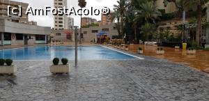 [P85] Gran Hotel Bali Benidorm - la piscină într-o zi ploioasă » foto by nicole33
 - 
<span class="allrVoted glyphicon glyphicon-heart hidden" id="av1344657"></span>
<a class="m-l-10 hidden" id="sv1344657" onclick="voting_Foto_DelVot(,1344657,20673)" role="button">șterge vot <span class="glyphicon glyphicon-remove"></span></a>
<a id="v91344657" class=" c-red"  onclick="voting_Foto_SetVot(1344657)" role="button"><span class="glyphicon glyphicon-heart-empty"></span> <b>LIKE</b> = Votează poza</a> <img class="hidden"  id="f1344657W9" src="/imagini/loader.gif" border="0" /><span class="AjErrMes hidden" id="e1344657ErM"></span>