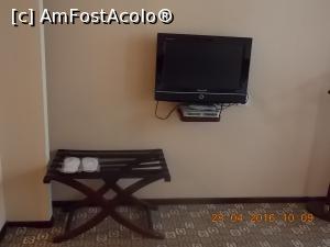 [P35] Beijing, Jingtailong International Hotel, Televizorul suspendat nefolosit » foto by mprofeanu
 - 
<span class="allrVoted glyphicon glyphicon-heart hidden" id="av771788"></span>
<a class="m-l-10 hidden" id="sv771788" onclick="voting_Foto_DelVot(,771788,20695)" role="button">șterge vot <span class="glyphicon glyphicon-remove"></span></a>
<a id="v9771788" class=" c-red"  onclick="voting_Foto_SetVot(771788)" role="button"><span class="glyphicon glyphicon-heart-empty"></span> <b>LIKE</b> = Votează poza</a> <img class="hidden"  id="f771788W9" src="/imagini/loader.gif" border="0" /><span class="AjErrMes hidden" id="e771788ErM"></span>
